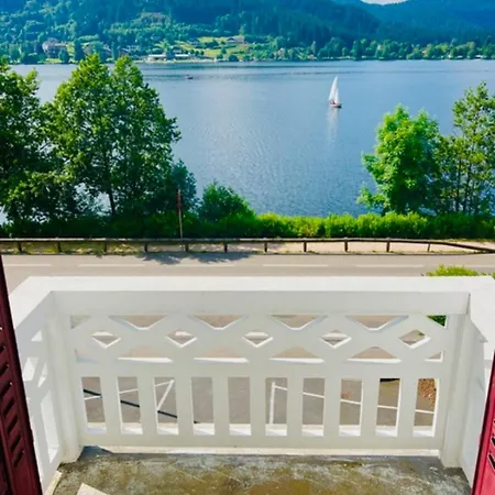 アパート Spacious Nest Facing Lake ジェラールメ